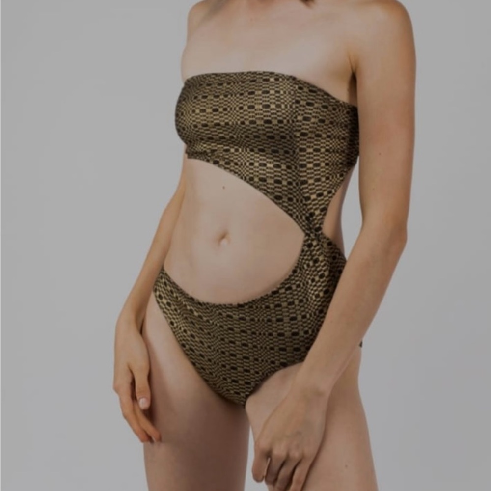 Elegant Gold Patterned Women's Swimsuit